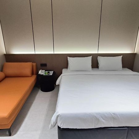 Urban Inn, Salak Tinggi Sepang Exterior foto