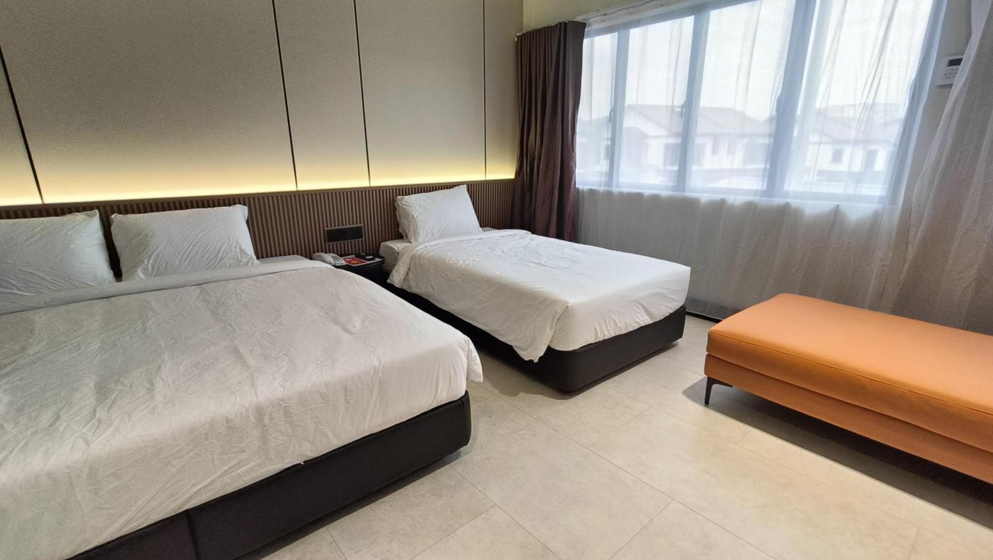 Urban Inn, Salak Tinggi Sepang Exterior foto